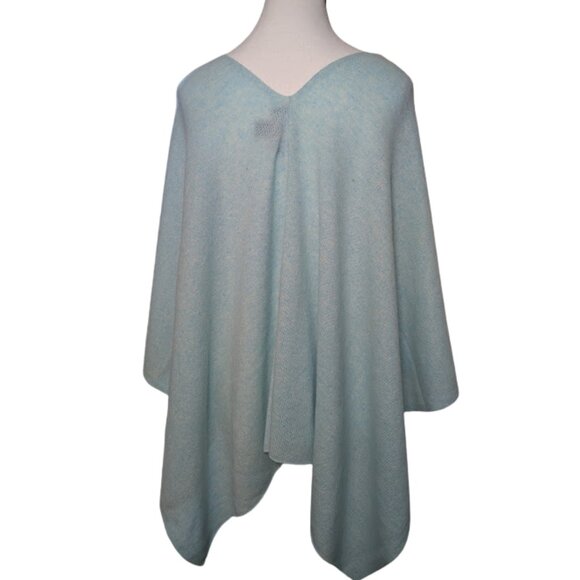 100% Cashmere Claudia Nichole Poncho Quiet Luxury Tiffany Blue Coastal Chic Wrap - Picture 5 of 13